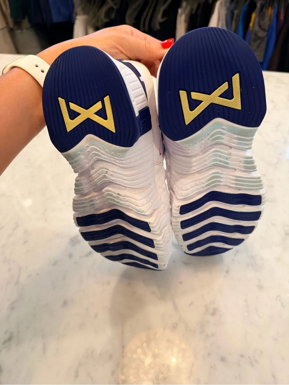Nike womens metcon sneakers